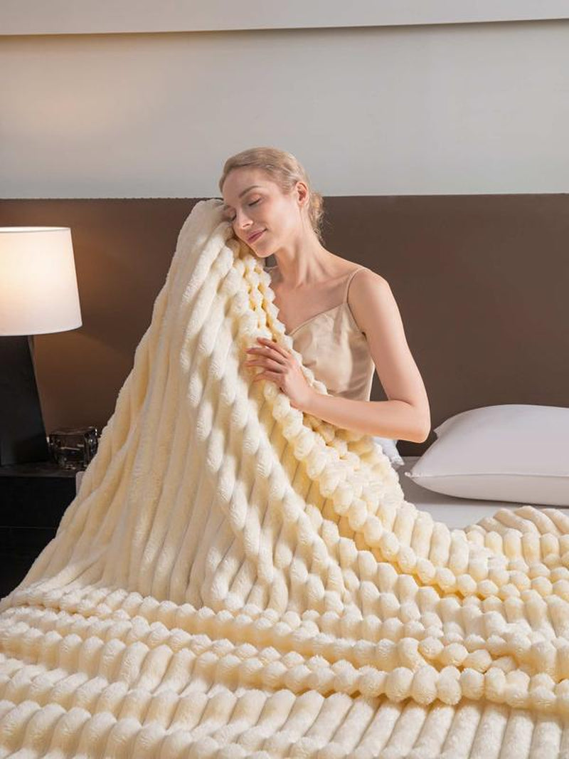 Lanrest Gentlesoft Cozy Plush Blanket – Ultra-Soft, Warm & Lightweight Striped Fleece Blanket for Bed & Couch, All-Season Home Decor Throw in Multiple US Sizes, Perfect for Relaxing Nights & Cozy Moments