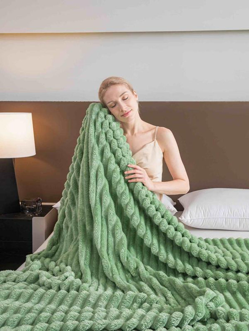 Lanrest Gentlesoft Cozy Plush Blanket – Ultra-Soft, Warm & Lightweight Striped Fleece Blanket for Bed & Couch, All-Season Home Decor Throw in Multiple US Sizes, Perfect for Relaxing Nights & Cozy Moments